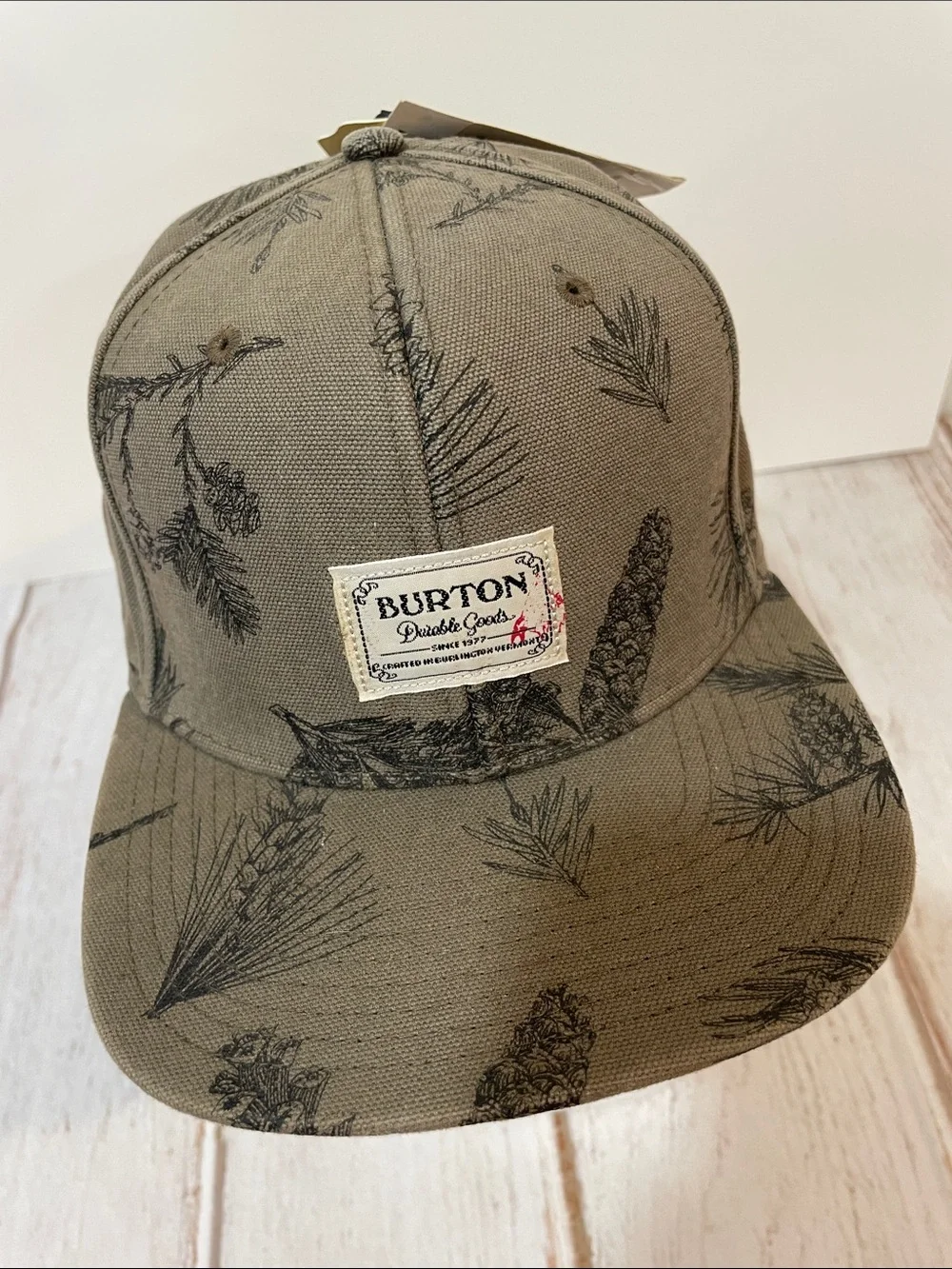 NWT Burton Adult Snapback Cap MB Riggs Olive Green Pinecone Print Hat Flat Brim